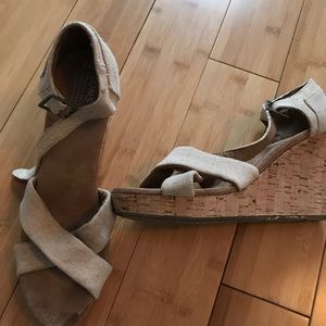 TOMS sandal